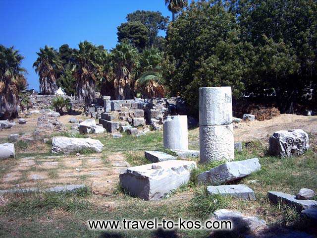 THE ANCIENT TOWN - One of the most important sights of Kos is the sections of the ancient wall which duilt in the early 4th b.c. century.  