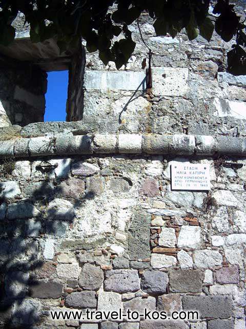 CIRCULAR BASTION - Look carefully the wall of the castle. 
They have afford many mostar board. 