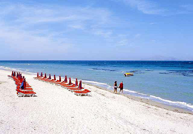 TIGAKI BEACH - The beach in Tingaki is semi organised with umbrellas