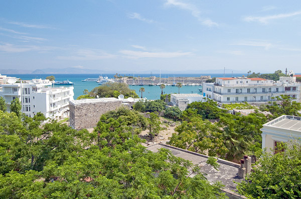 Image of bar of Hotel Alexandra. CLICK TO ENLARGE