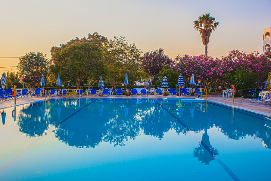 Image of the swimming pool of Continental Palace hotel in Kos CLICK TO ENLARGE