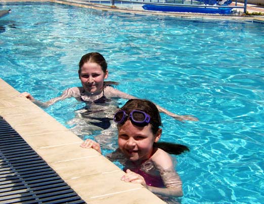 Another photo of the pool of Koala Hotel. CLICK TO ENLARGE