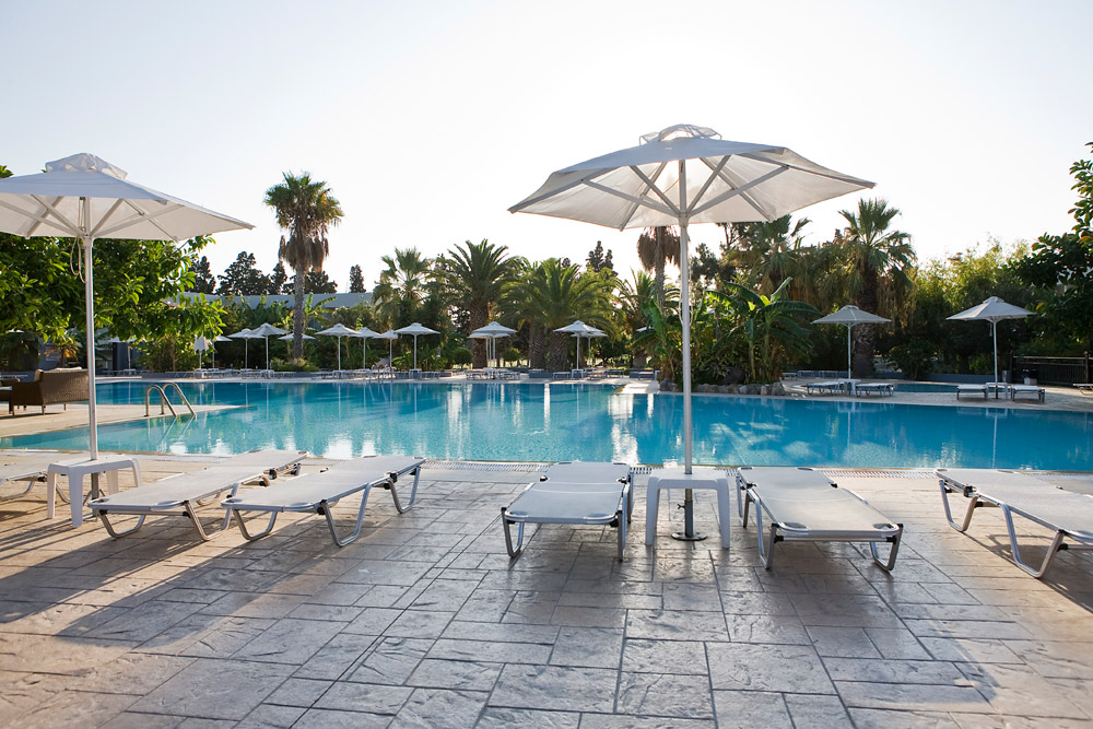 Picture of the pool and garden of Sun Palace in Kos Greece. CLICK TO ENLARGE