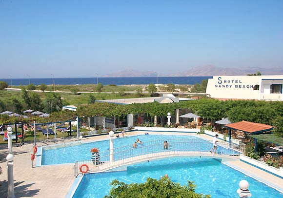 Another photo of the pool of Sandy Hotel. CLICK TO ENLARGE